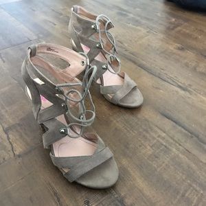 XOXO Lace Up Heels | Size 7.5